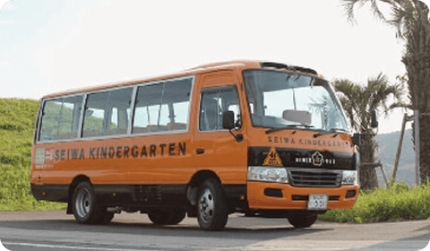 スクールバスの写真
